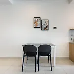 Saigon Royal - 1Br Golden Light In D4 - Hana Apart