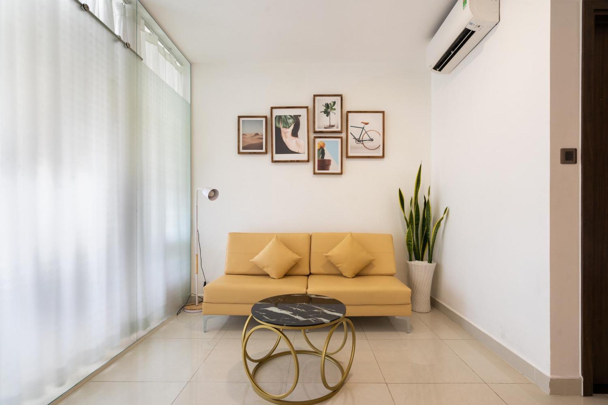 Căn hộ Saigon Royal - 1br Golden Light In D4 - Hana *