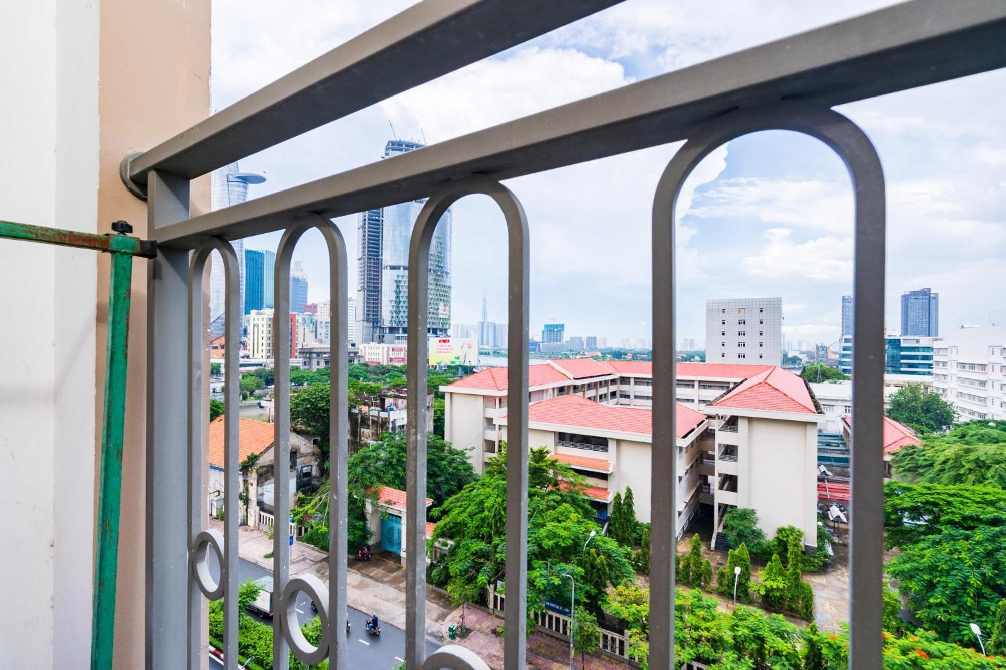 Saigon Royal - 1br Golden Light In D4 - Hana *