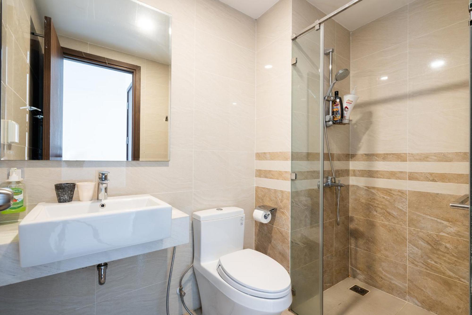 Saigon Royal - 1br Golden Light In D4 - Hana Apartment *