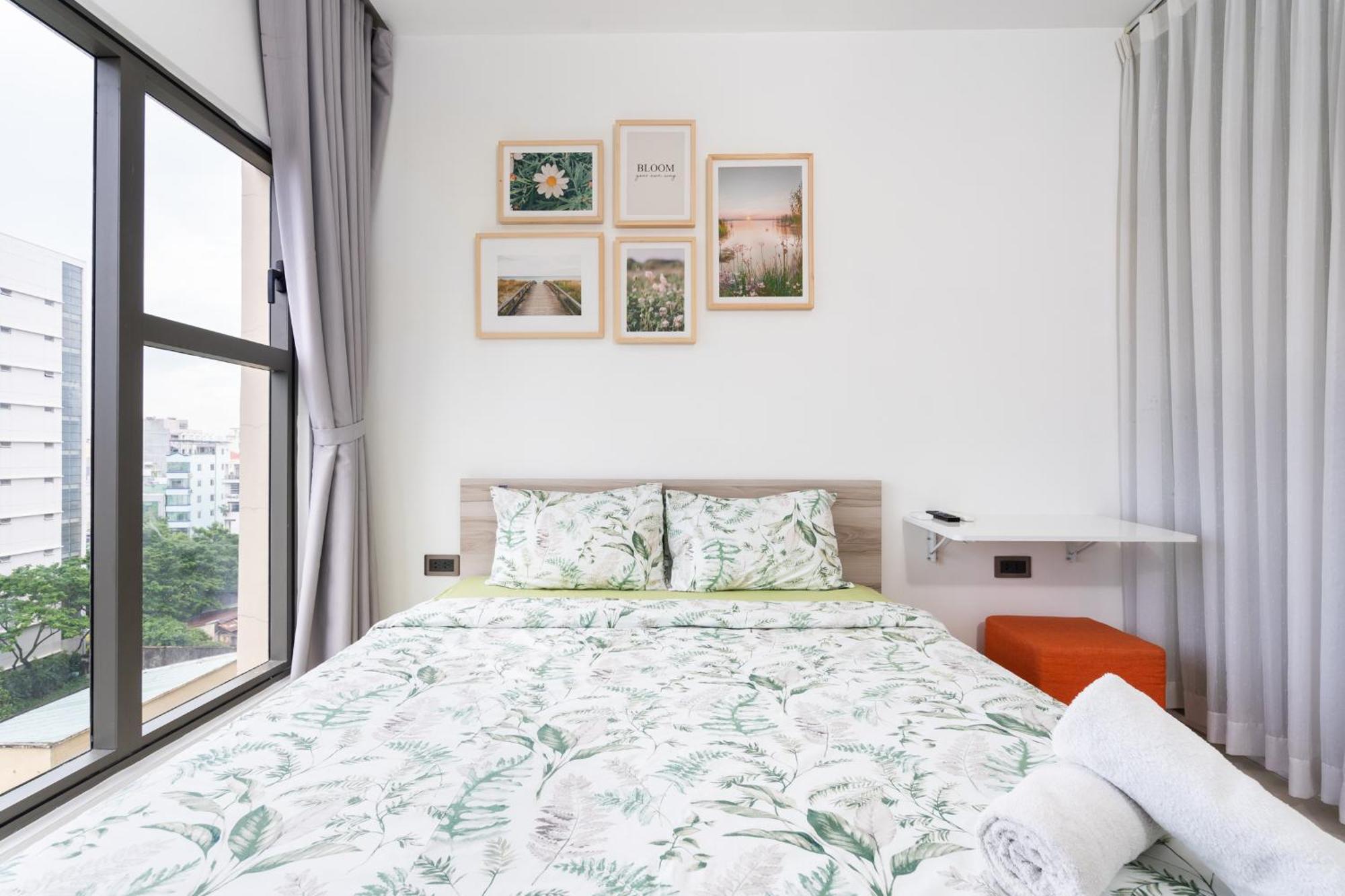 Saigon Royal - 1br Golden Light In D4 - Hana Apartment Ho Chi Minh City